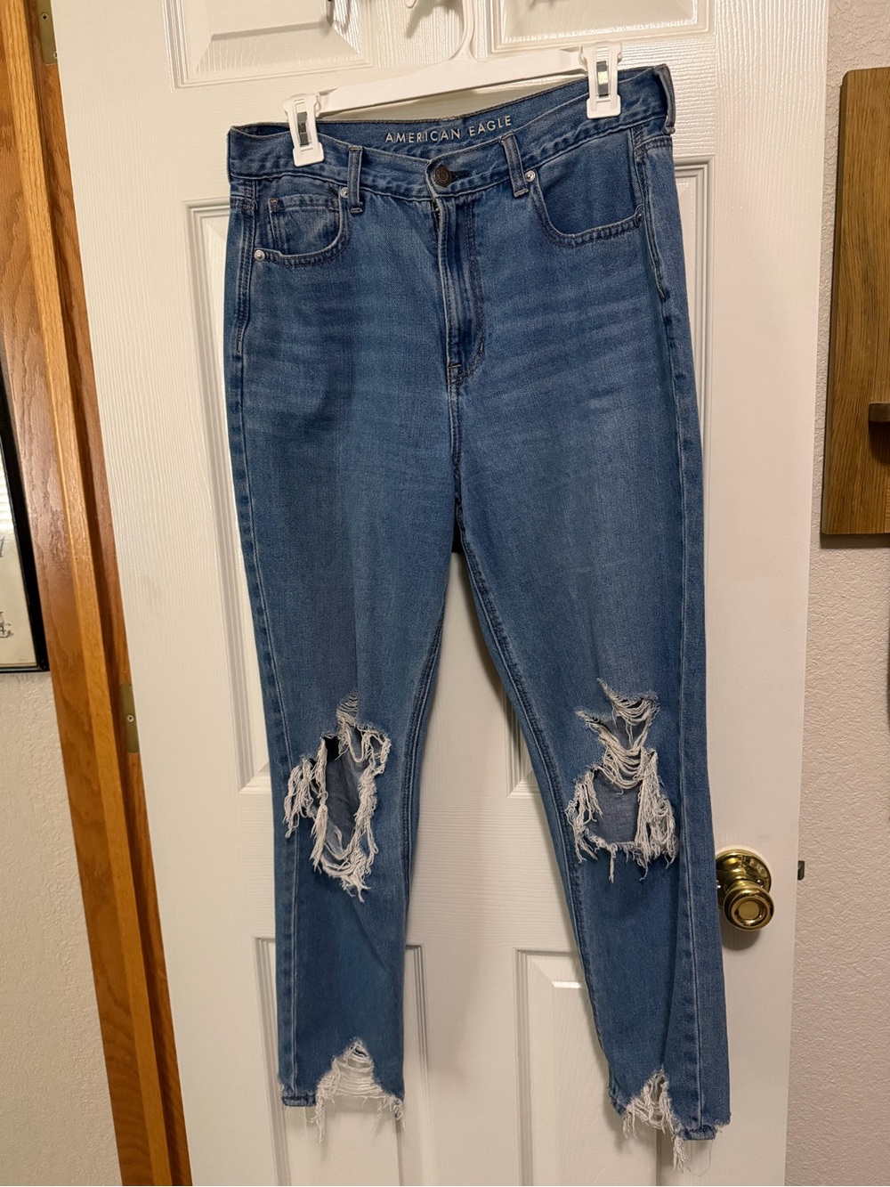 American Eagle High-Rise Distressed Blue Jeans